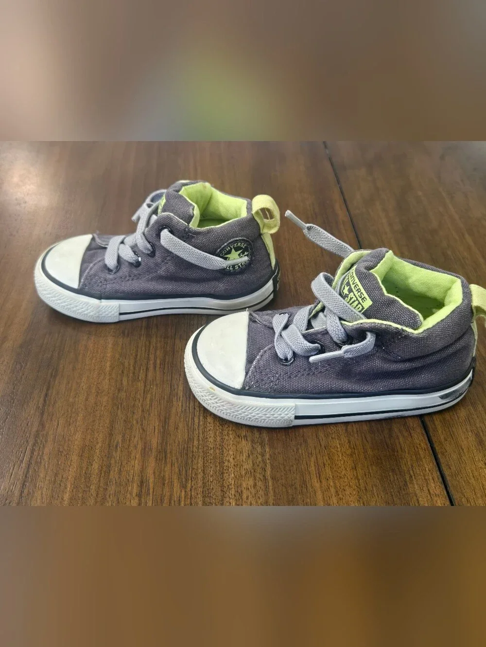Converse Kids' SIZE 5 Chuck Taylor All Star High-Top Sneakers - Grey with Lime